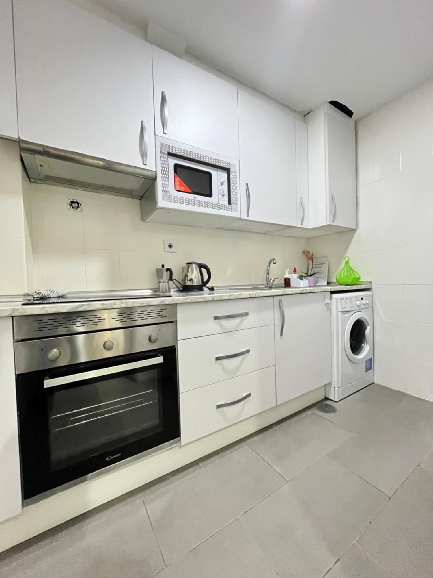 Ile Aina Exterior Nuevo Pena Apartment มาดริด ภายนอก รูปภาพ
